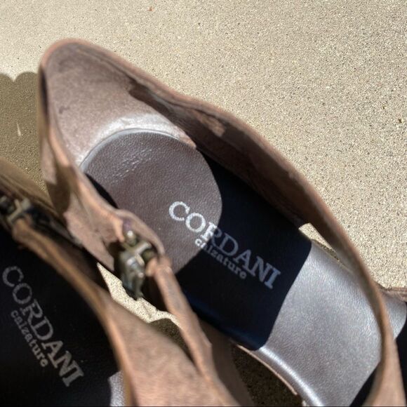 🍄 Cordani Brown Heeled Wedges - Picture 5 of 7